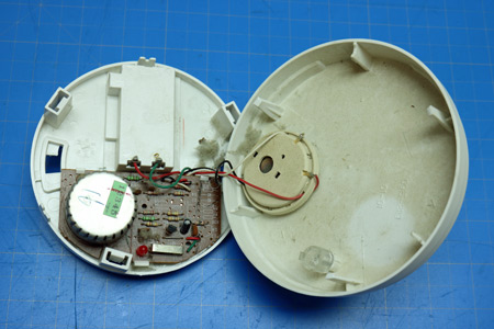 Inside Kidde Model 0915 Smoke Alarm